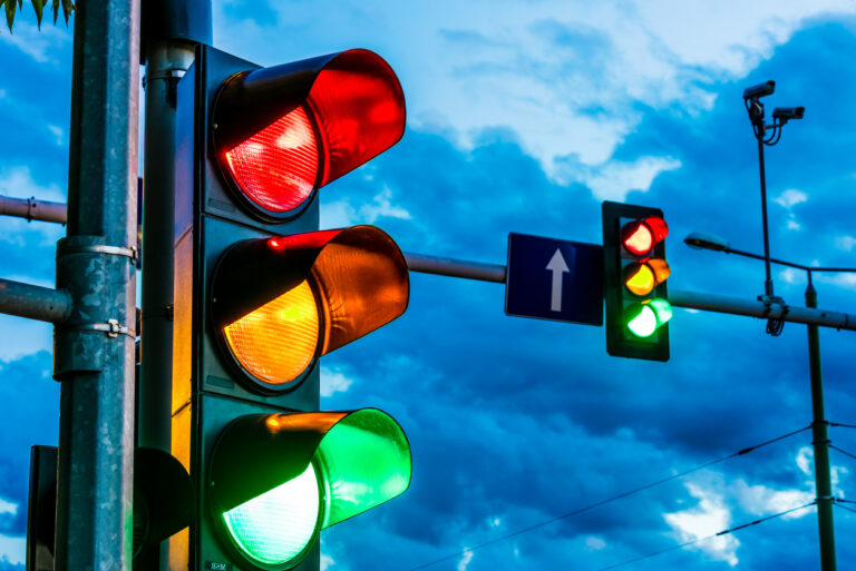 What To Do at an Intersection With Flashing Lights in Alaska